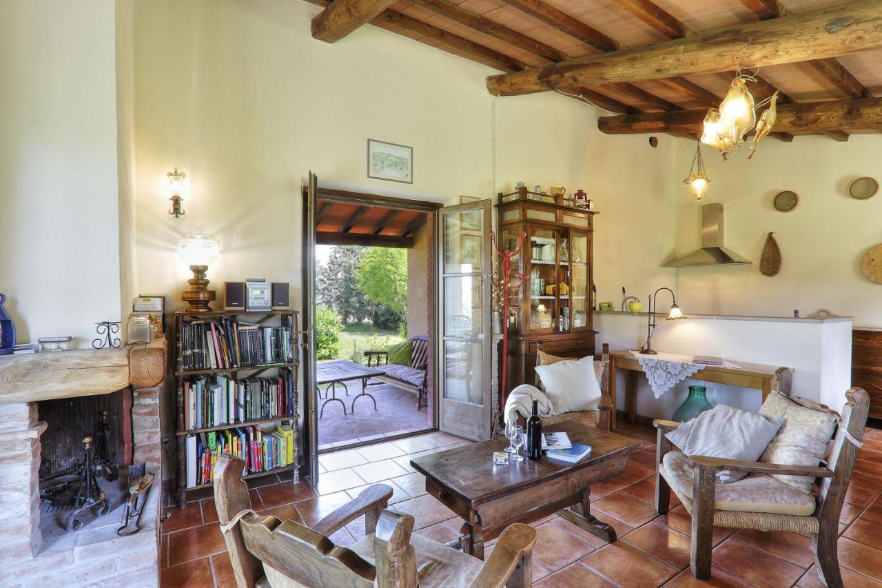 Appartamento Uva - Agriturismo Le Selvole Pomarance Exterior foto
